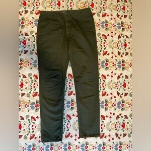 **Pantalon Olive Uniqlo Lemaire – Un Classique Réinventé en Taille 34**